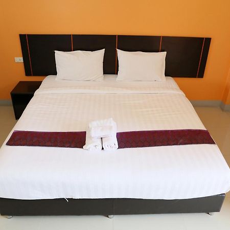 La Viva Hotel Buriram Exterior foto